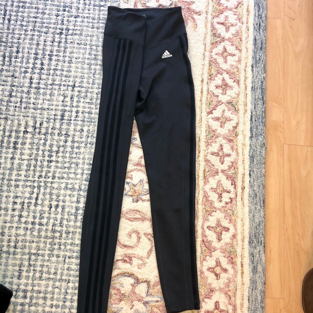 Adidas Gray Climalite leggings w/ stripes Size M